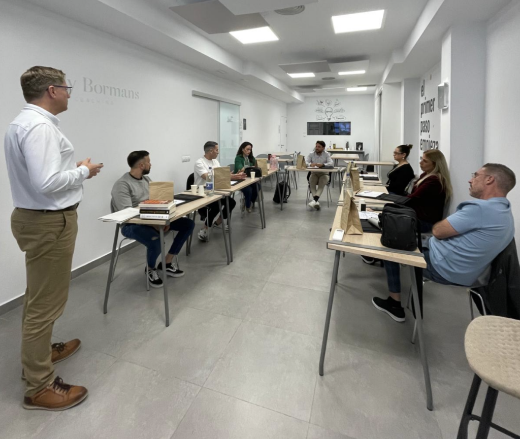 PRO LEADERSHIP WORK TEAM ® Programa Avanzado en Gestión EmpresarialTu empresa pide un cambio.